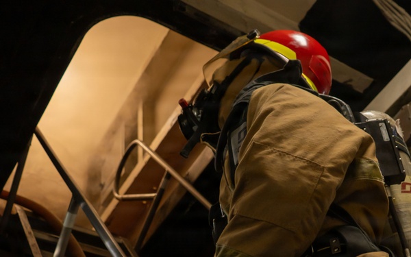 Ike conducts flight deck certification in the Atlantic Ocean