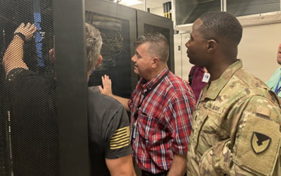 USAISEC Engineers Survey an Area Distribution Node