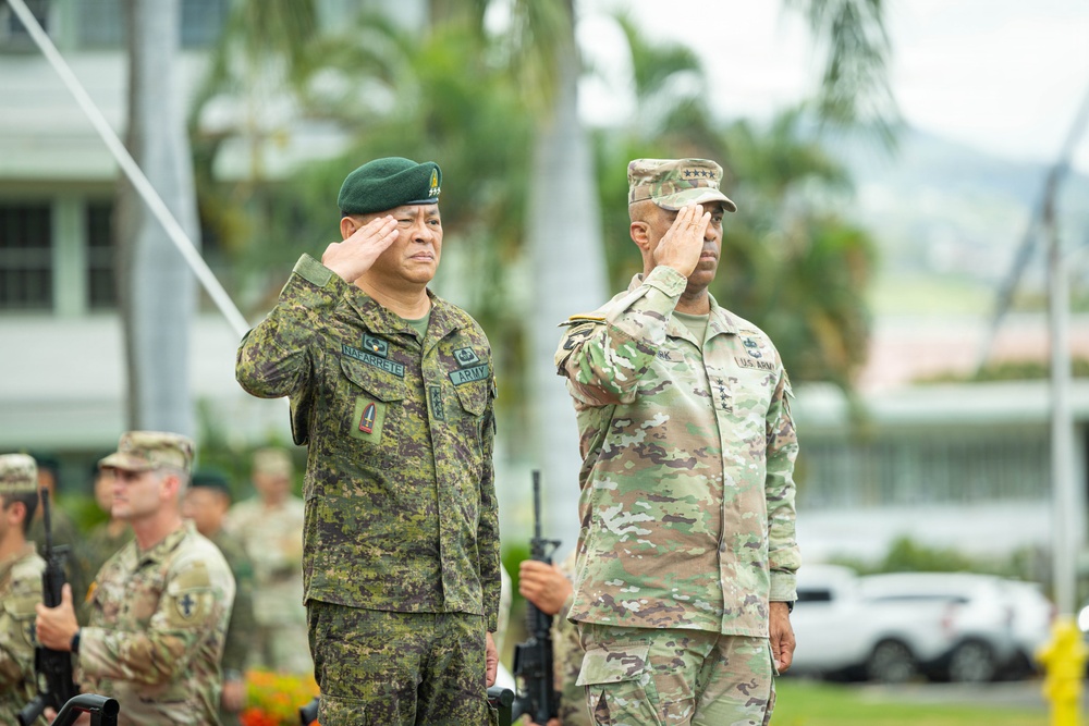 USARPAC Hosts Honor Ceremony for Philippine Army Commanding General