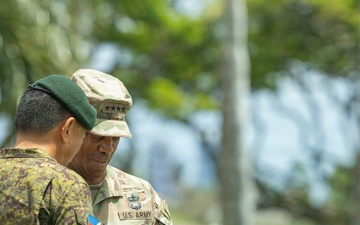 USARPAC Hosts Honor Ceremony for Philippine Army Commanding General