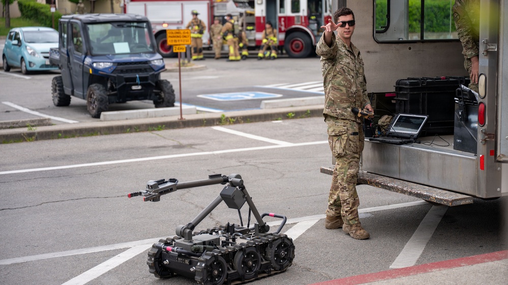 Osan Airmen Respond to Simulated Bomb Threat Exercise