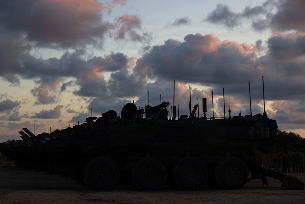 13th MEU Marines Participate in a Mechanized Raid