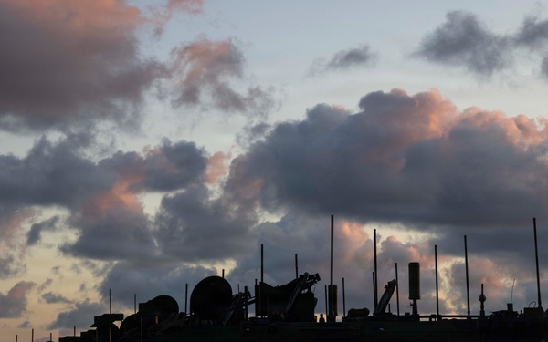 13th MEU Marines Participate in a Mechanized Raid