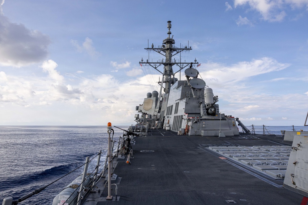 USS Mustin conducts a "killer tomato" inflatable surface target live-fire exercise