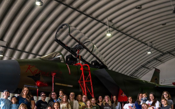 492 FGS, Key Support Liaisons hold morale event for military spouses and families