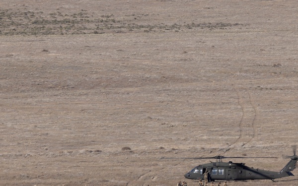 Marines coordinate close air support during Exercise Garnet Rattler