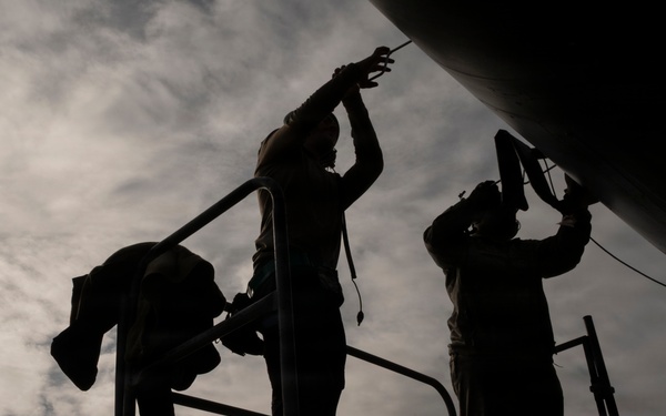 Airmen maintain B-1B Lancers tasked to support USCENTCOM