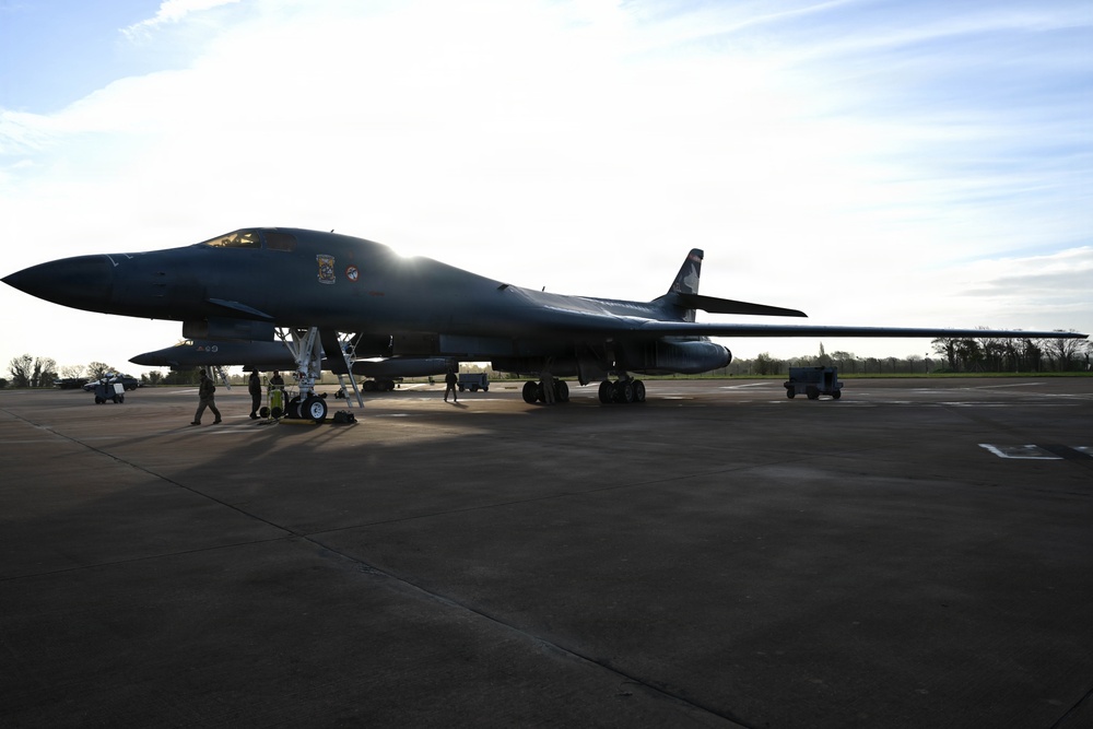 B-1B Lancers takeoff for conditioning flight