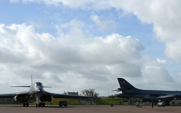 B-1B Lancers takeoff for conditioning flight