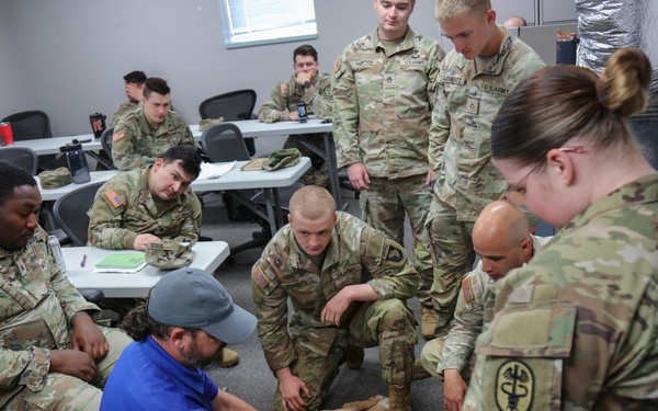 BACH Medics, 101st Soldiers Complete High-Stress Trauma Training