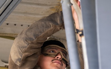 KC-135 maintenance
