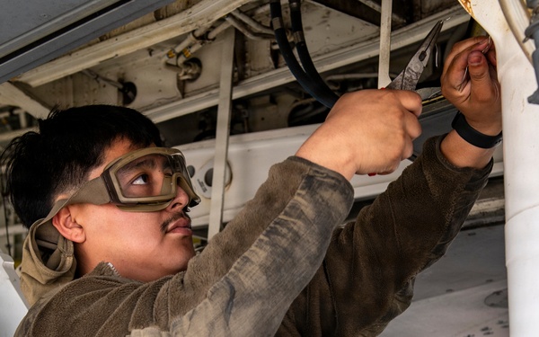 KC-135 maintenance