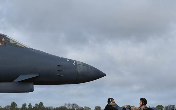 B-1B Lancers takeoff for conditioning flight