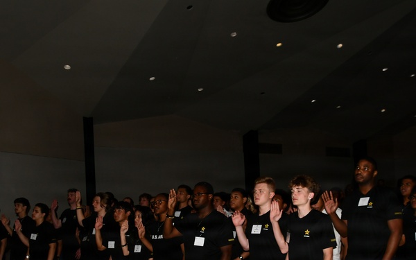 Our Community Salutes: 30 Future Soldiers sworn in at Fayetteville