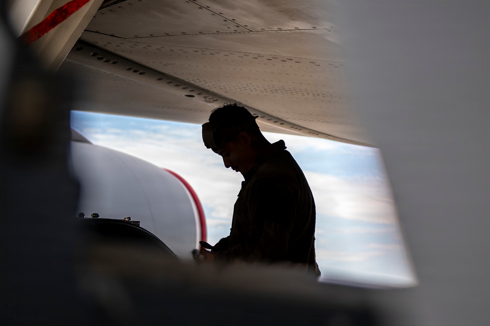 KC-135 maintenance
