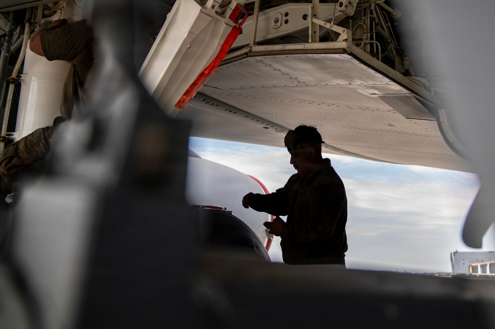 KC-135 maintenance
