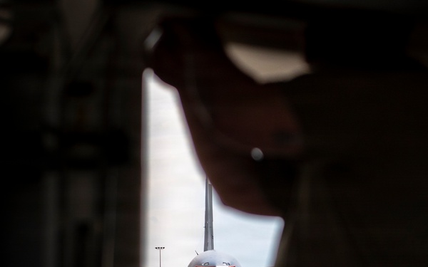 KC-135 maintenance