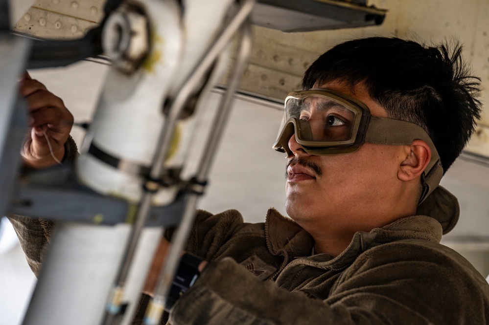 KC-135 maintenance