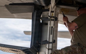KC-135 maintenance