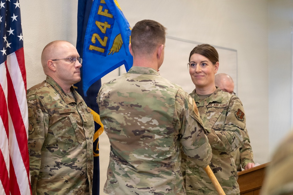Lt. Col. Kristin Daigle Assumes Command of Comm