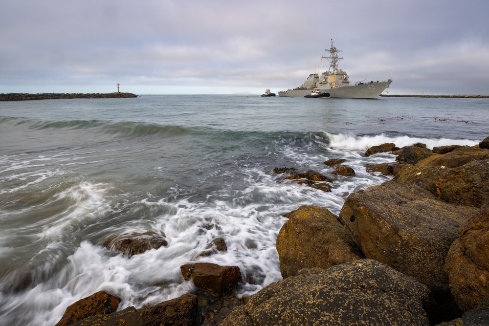 Naval Surface Warfare Center Team Tunes Up Combat System Aboard USS Benfold (DDG 65)