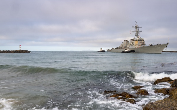 Naval Surface Warfare Center Team Tunes Up Combat System Aboard USS Benfold (DDG 65)