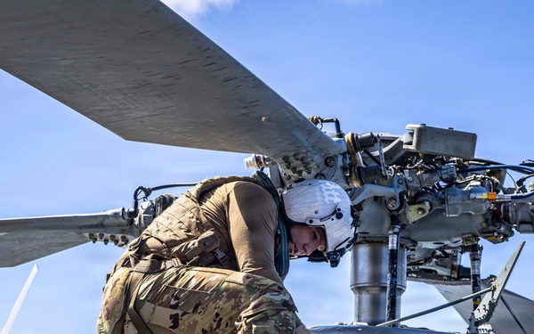 USS Iwo Jima Sailors Conduct MH-60S Seahawk Pre-flight Checks