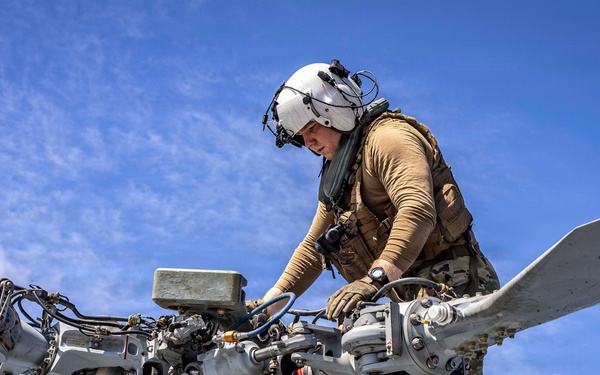 USS Iwo Jima Sailors Conduct MH-60S Seahawk Pre-flight Checks