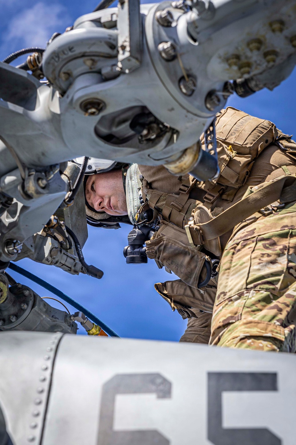 USS Iwo Jima Sailors Conduct MH-60S Seahawk Pre-flight Checks
