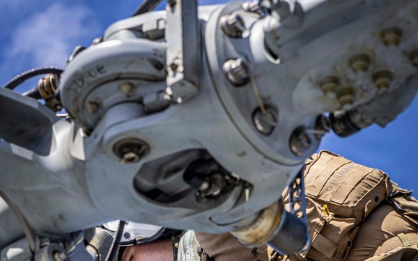 USS Iwo Jima Sailors Conduct MH-60S Seahawk Pre-flight Checks