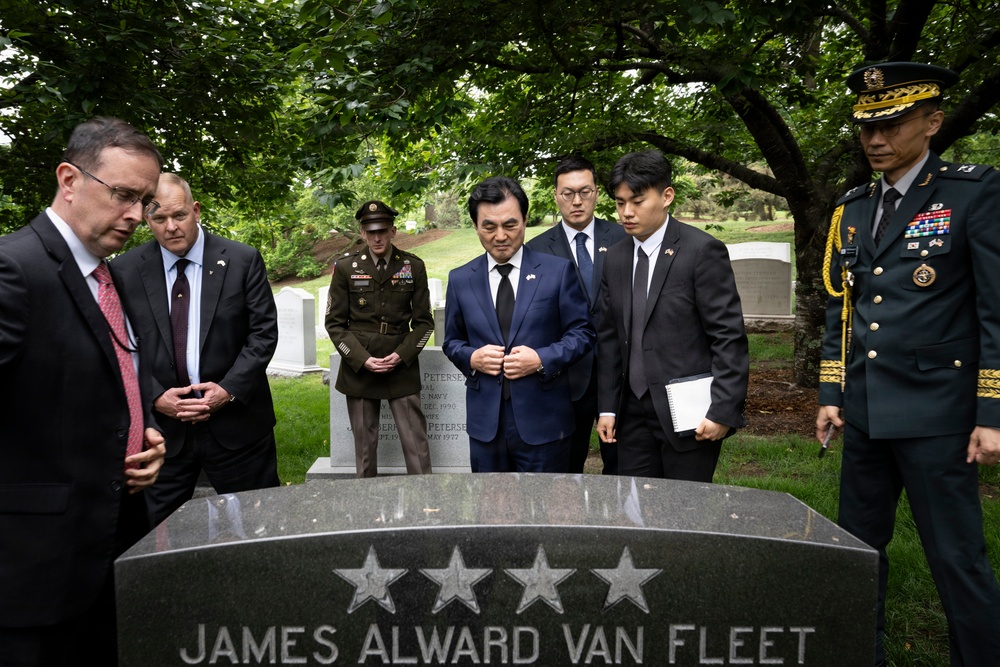 Republic of Korea Minister of National Defense Ahn Gyu-back Visits ANC