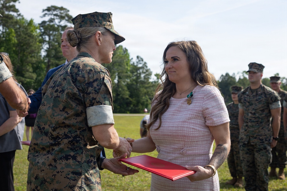 2nd MLG Commanding General Recognizes Federal Civilian Employees