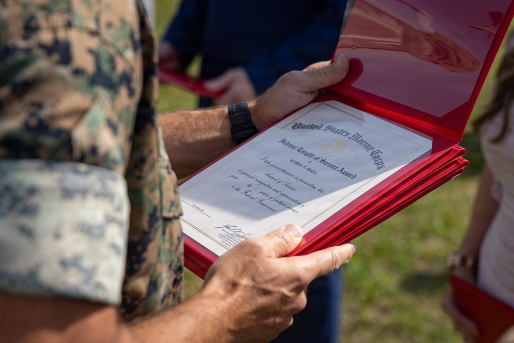 2nd MLG Commanding General Recognizes Federal Civilian Employees