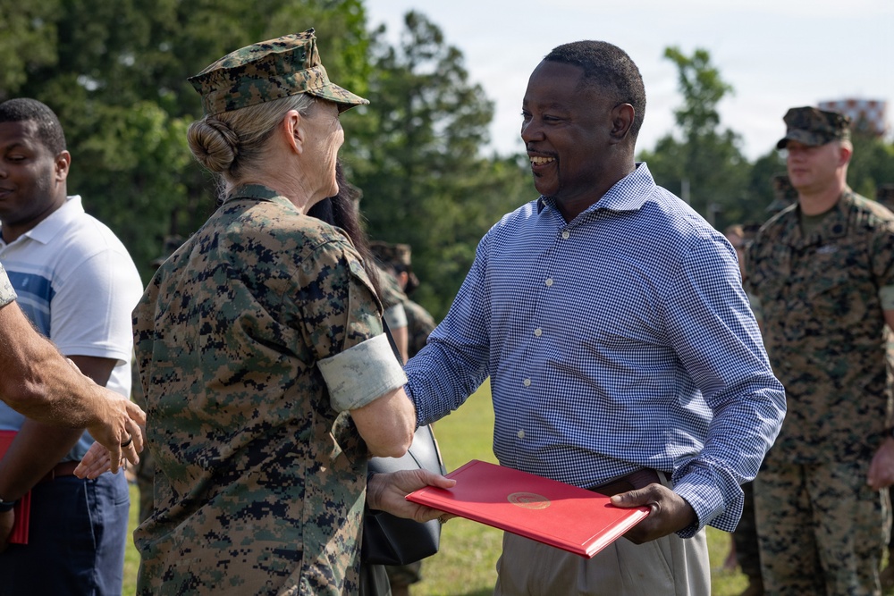 2nd MLG Commanding General Recognizes Federal Civilian Employees