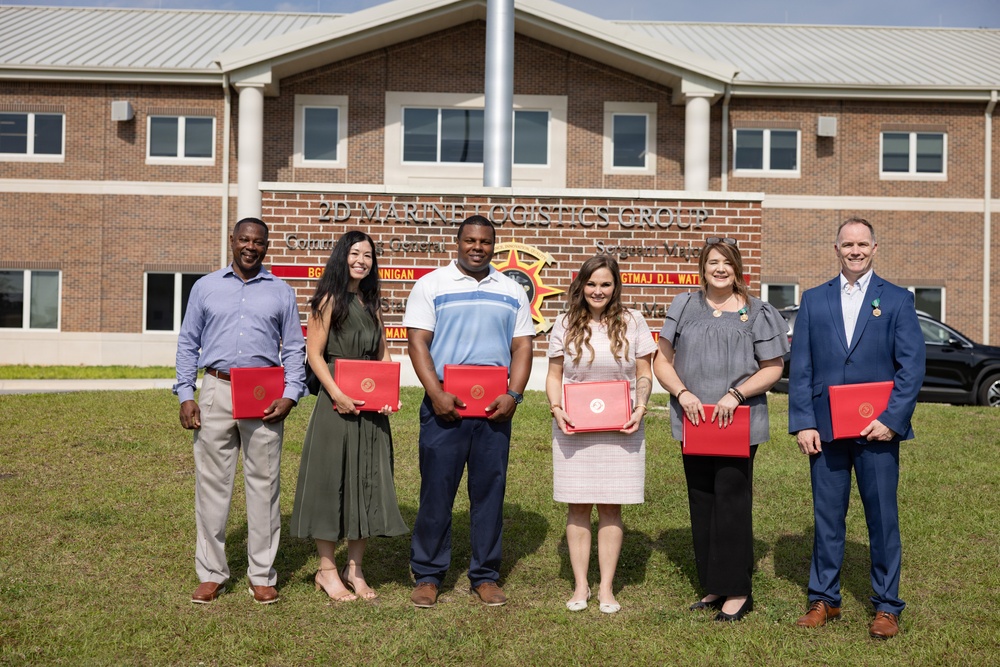 2nd MLG Commanding General Recognizes Federal Civilian Employees