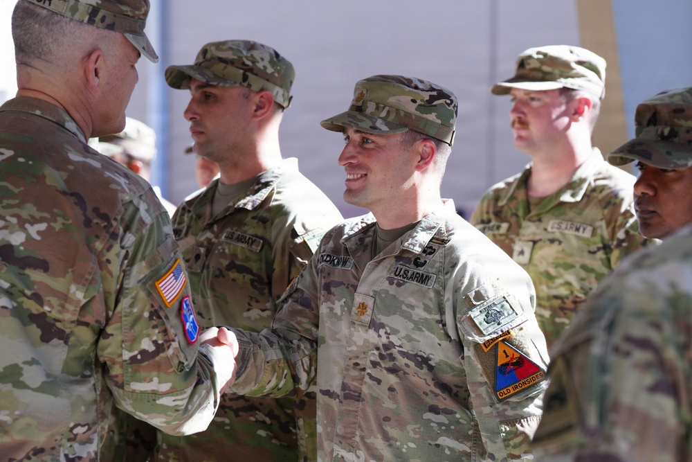 Leading by Example: Maj. Sean Oldknow Awarded "Distinguished" Gunnery Patch