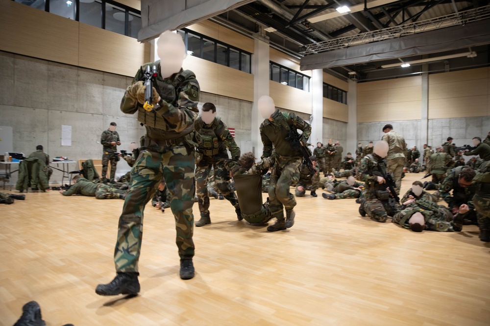U.S. Soldiers train Lithuanian Riflemen's Union