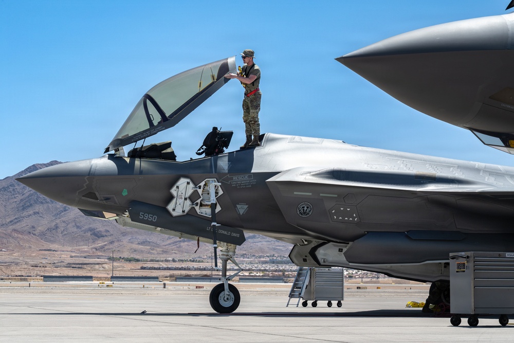 Wisconsin Air National Guard F-35s integrate with 6 WPS