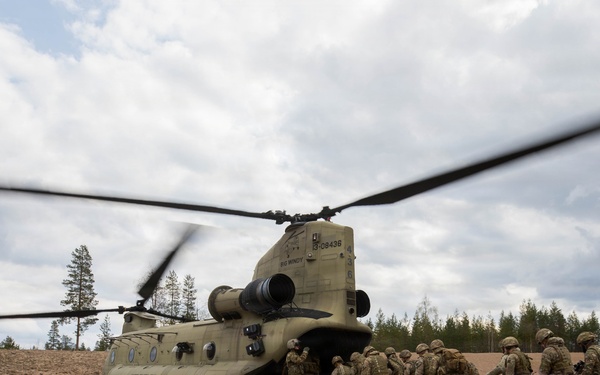 British Soldiers conduct hot load training in Finland during Saber Strike