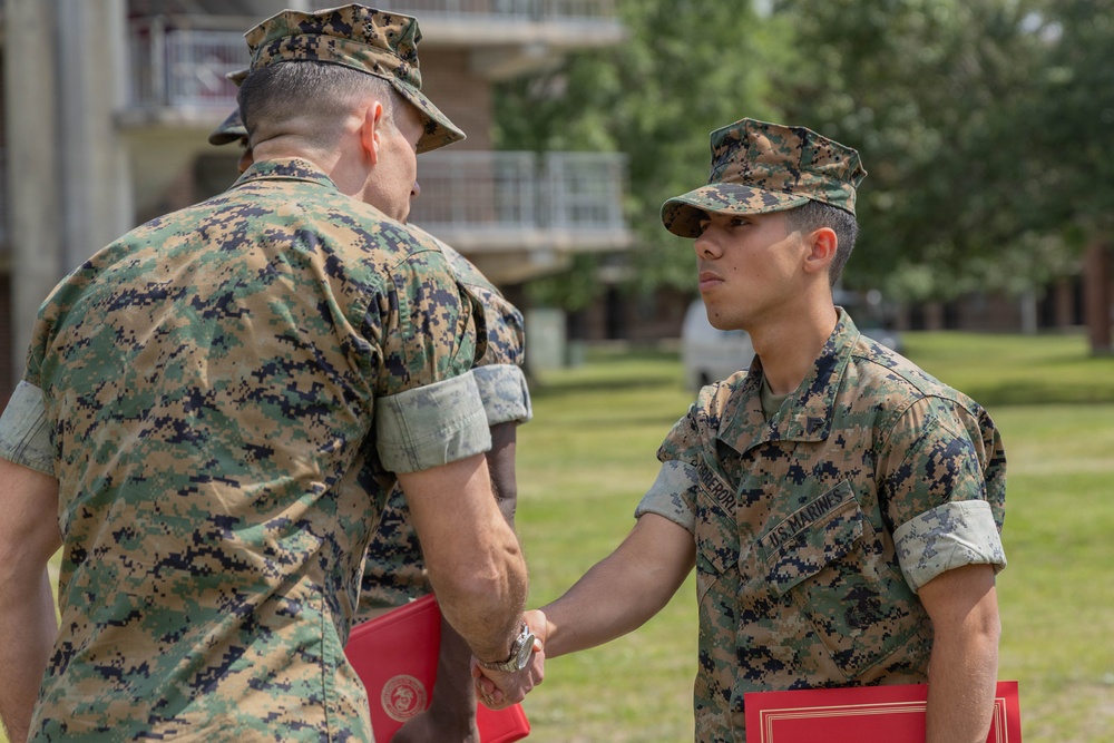 26th MEU recognize Marines in awards ceremony