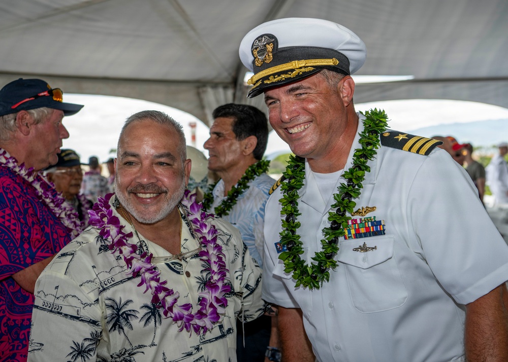 Commanding Officer of USS Missouri (SSN 780) Attends 40th Anniversary Celebration of the Recommissioning of USS Missouri (BB 63)