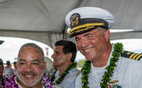 Commanding Officer of USS Missouri (SSN 780) Attends 40th Anniversary Celebration of the Recommissioning of USS Missouri (BB 63)