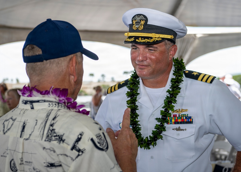 Commanding Officer of USS Missouri (SSN 780) Attends 40th Anniversary Celebration of the Recommissioning of USS Missouri (BB 63)