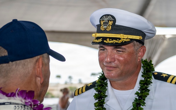 Commanding Officer of USS Missouri (SSN 780) Attends 40th Anniversary Celebration of the Recommissioning of USS Missouri (BB 63)