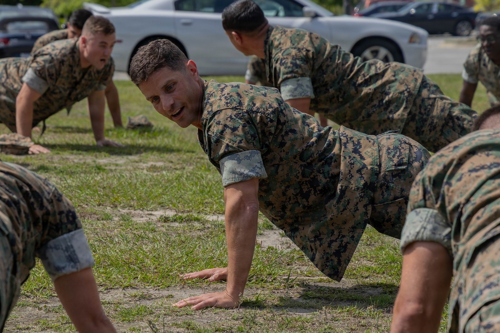 26th MEU recognize Marines in awards ceremony