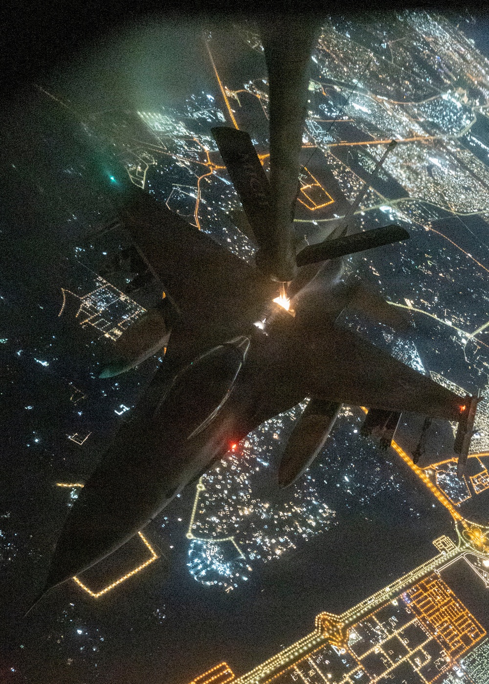 KC-135 refuels F-16s in CENTCOM