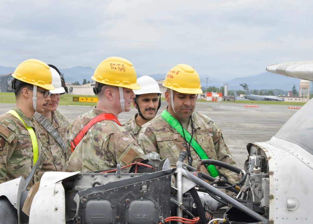 CDDAR Airmen train aircraft recovery capabilities at Yokota