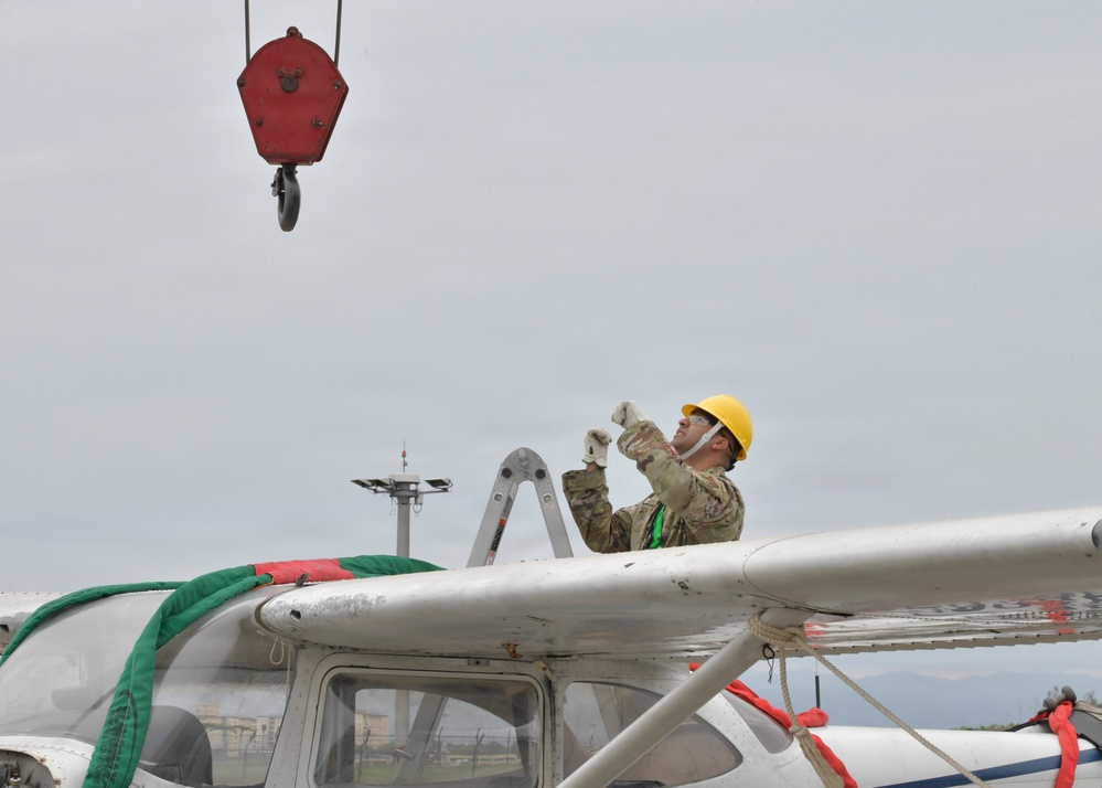 CDDAR Airmen train aircraft recovery capabilities at Yokota