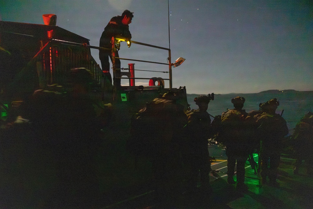 MRF-D, FANC conduct ship to shore drill during Exercise Tagata Toa 26