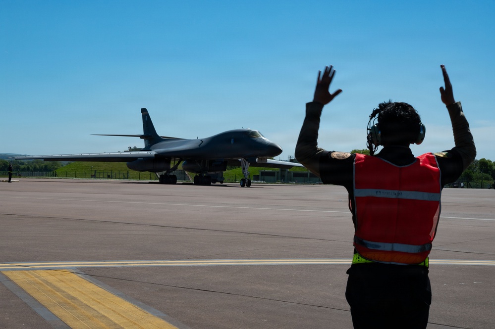 B-1B Lancers takeoff for conditioning flight